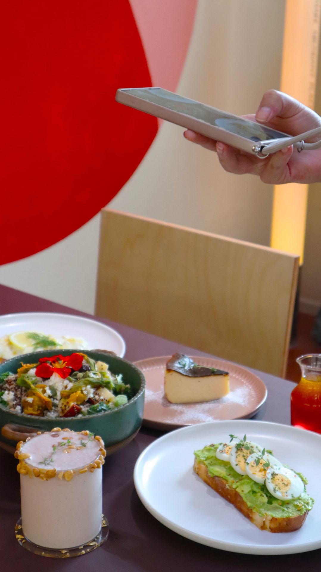 Raum Brunch Café — brand applications