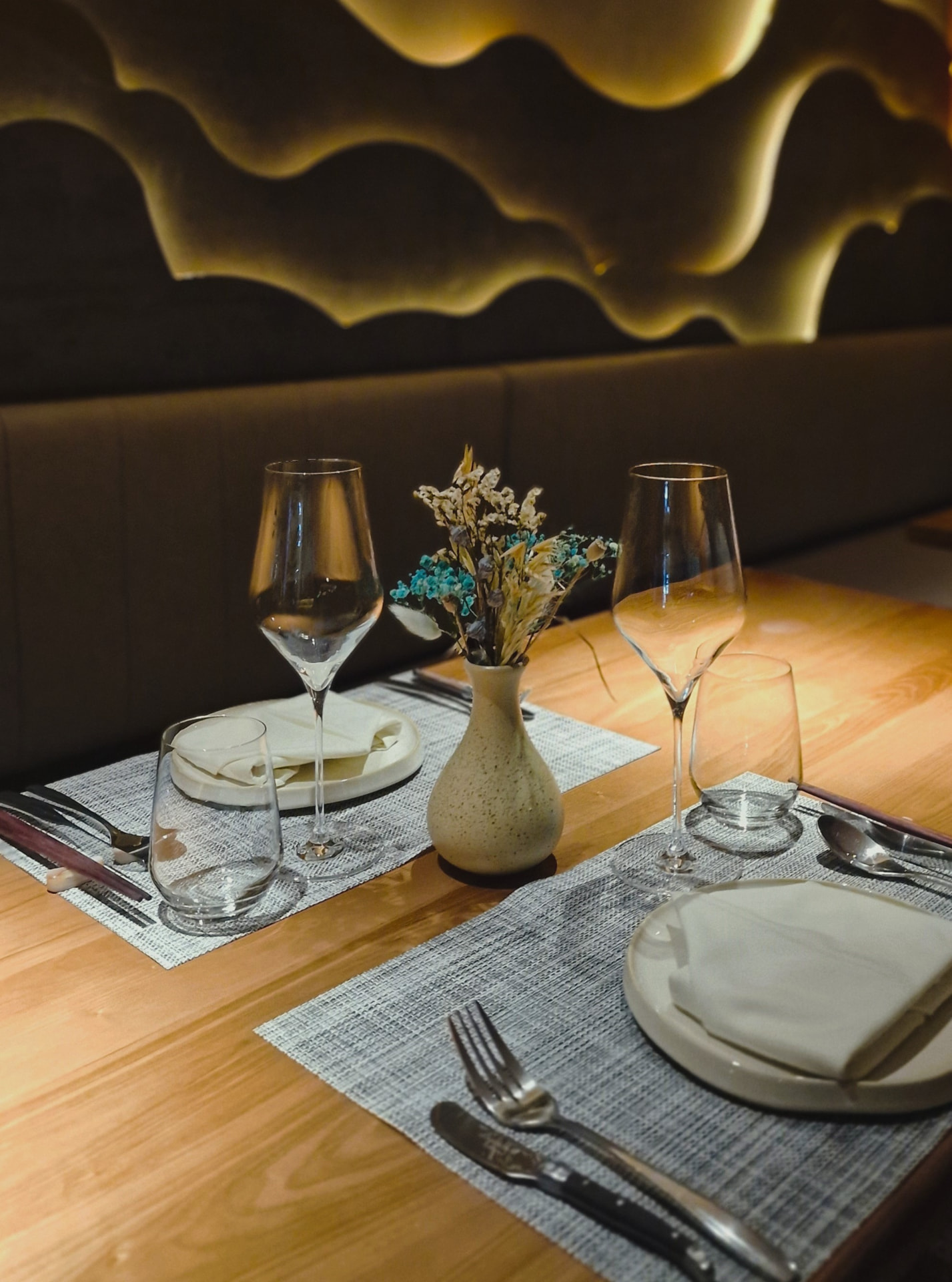 The Hammond restaurant table setting